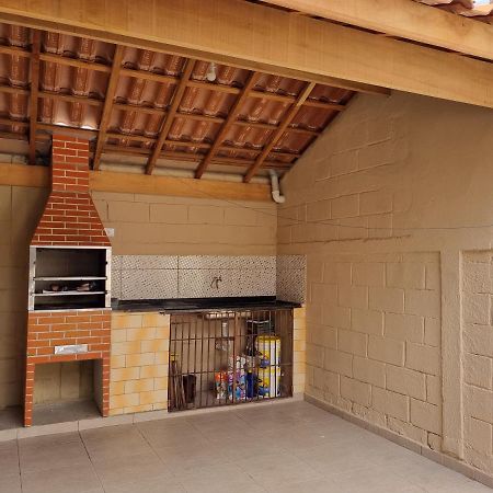 Confortavel Casa Com Piscina E Churrasqueira A 100M Da Praia Caraguatatuba Eksteriør billede