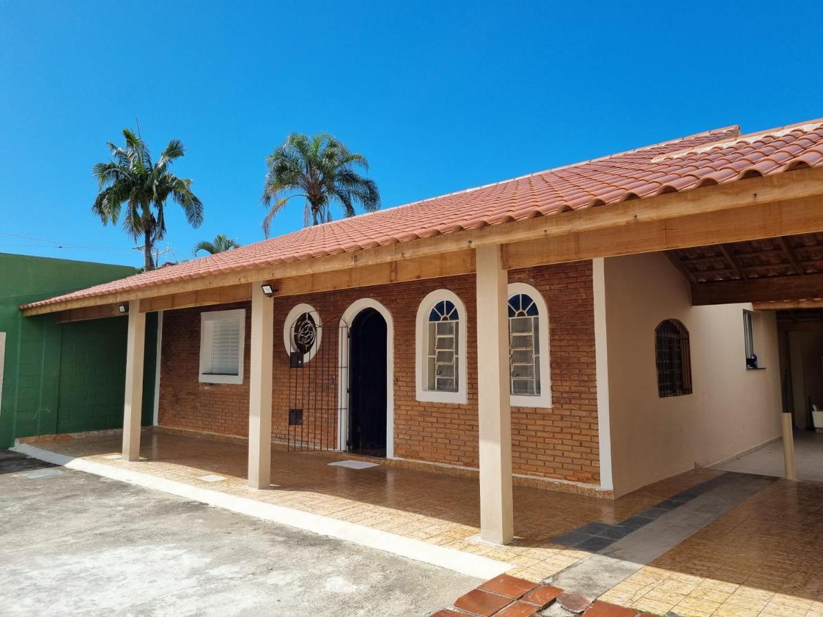 Confortavel Casa Com Piscina E Churrasqueira A 100M Da Praia Caraguatatuba Eksteriør billede